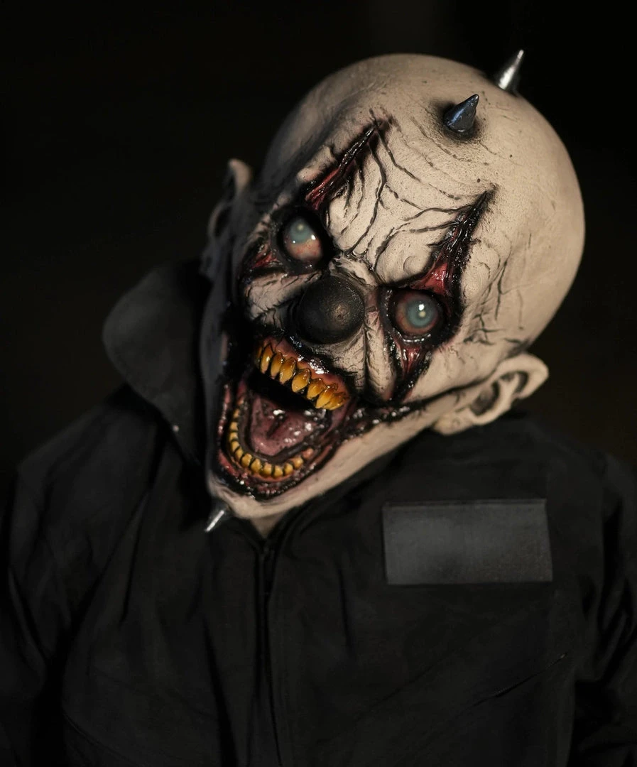 Distortions Props "Little Creep" Static Halloween Clown Prop