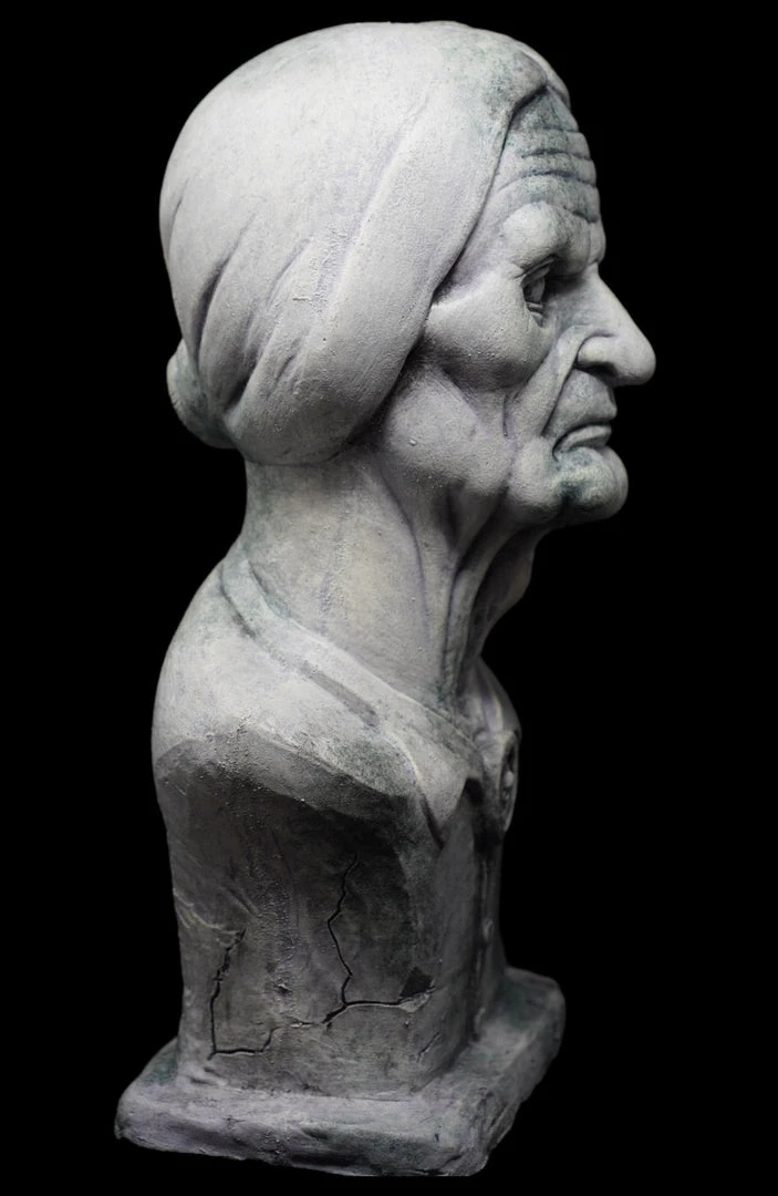 The Horror Dome Scary Props NEW For 2022 - "Madam Macy Ghostly Manor Bust" HD Exclusive Halloween Decoration